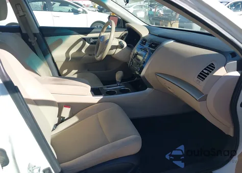 2015 Nissan Altima 2.5 S из США, поврежденный, VIN 1N4AL3AP4FN340388